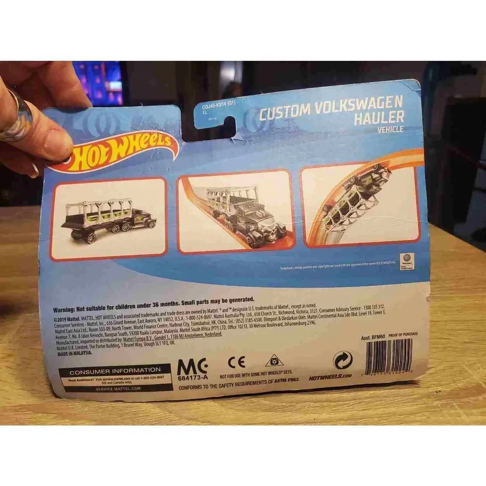 Hot Wheels 2019 Custom Volkswagon Hauler Great Stocking Stuffer